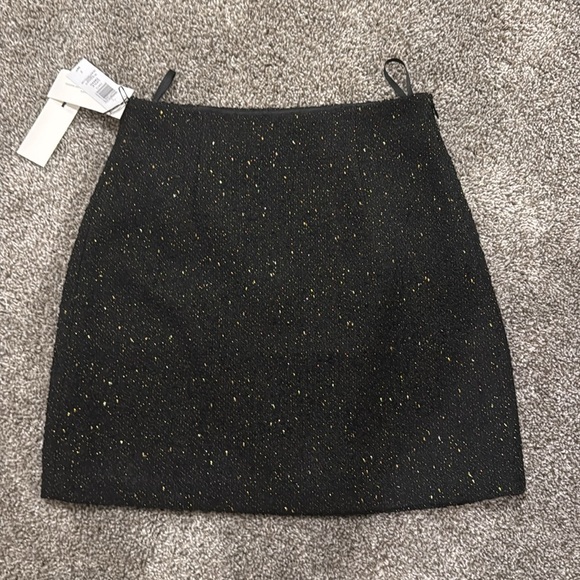 ✴️LAST CHANCE✴️ Aritzia Tweed Mini Skirt - Picture 2 of 2